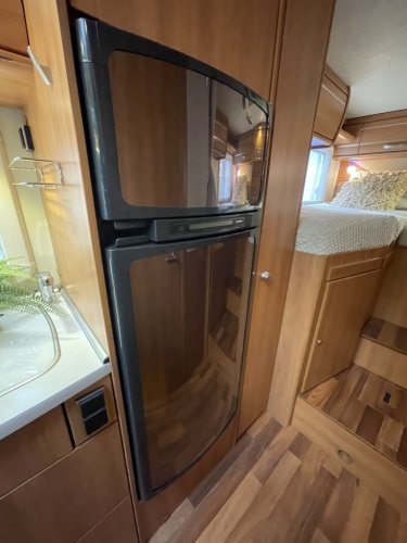 Hymer Exsis T588 AUTOMAAT ENKELE BEDDEN LUCHTVERING DAKAIRCO foto: 7