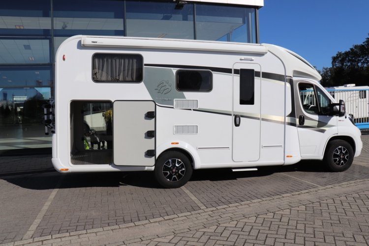 Knaus Sun TI 650 Platinum compact 6.99 m enkele bedden vlakke vloer (43  foto: 12