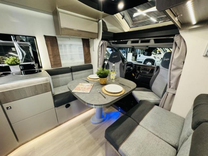 Challenger Graphite 308 Automaat Queensbed  foto: 13