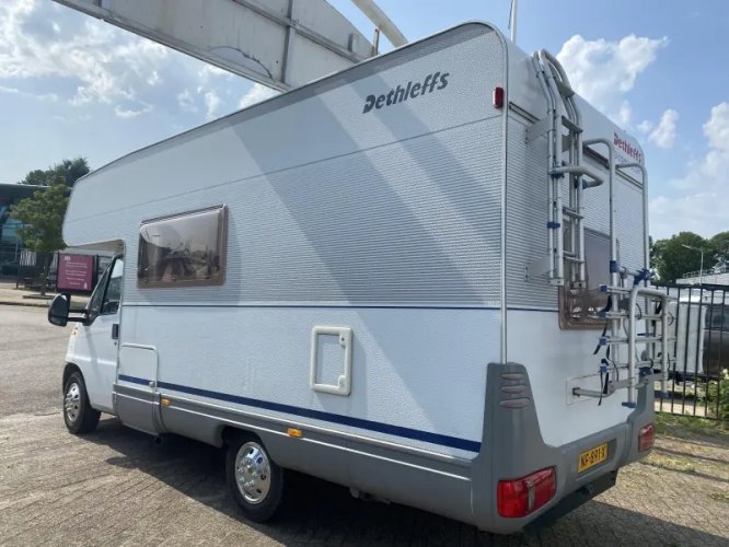 Dethleffs Globetrotter 6 PERS Met stapelbed &XXL garage 