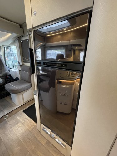 Hymer Integraal 678 9-TR AUTOMAAT ENKELE BEDDEN + HEFBED  foto: 7