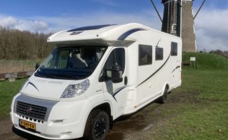 McLouis 2 Pers. Ein McLouis-Wohnmobil in Wanroij mieten? Ab 110 € pro Tag - Goboony