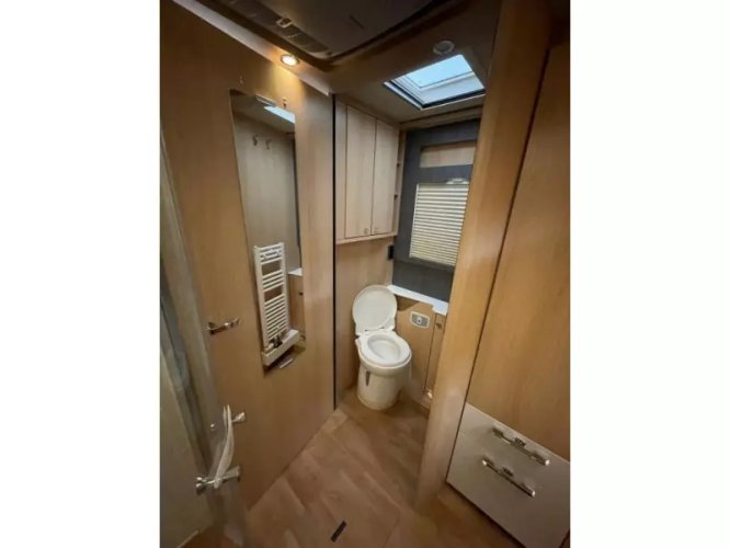 Hymer B ML 880 Levelsysteem  foto: 17