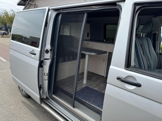 Volkswagen Transporter T5 Custom Camp 2012 140  foto: 10