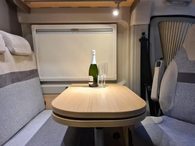 LMC Innovan 600 Dwarsbed/Nieuwstaat  foto: 13