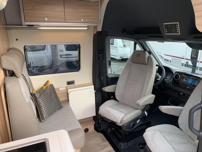 Hymer Grand Canyon S -4x4- direct rijden 