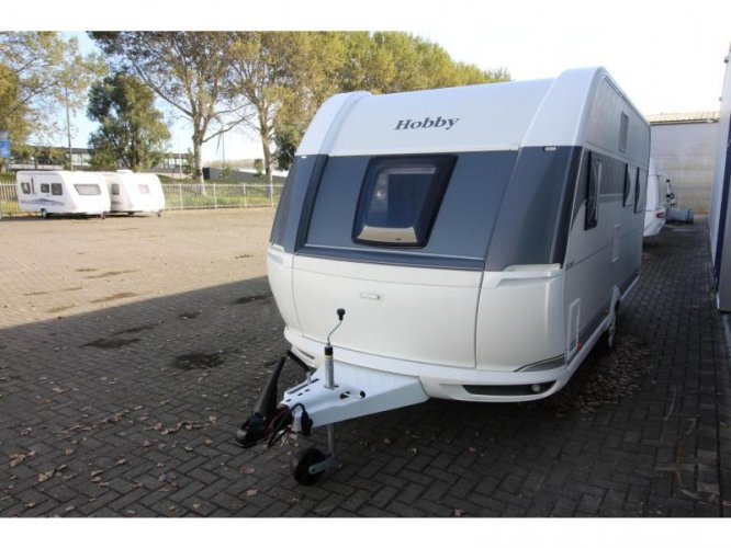 Hobby De Luxe 460 UFE 