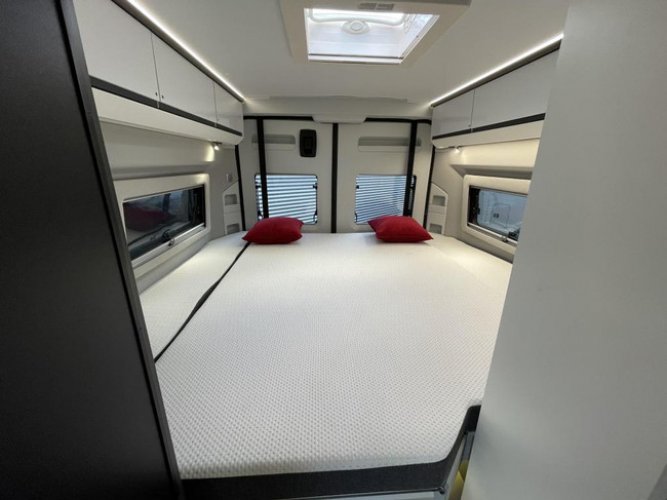 Adria Twin Supreme 640 SGX Elek Hefbed- Nieuwstaat ! foto: 7