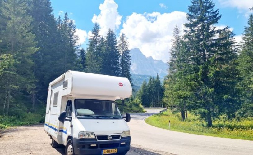 Bürstner 6 pers. Vous souhaitez louer un camping-car Bürstner à Munnekeburen ? À partir de 74 € par jour - Goboony photo : 0