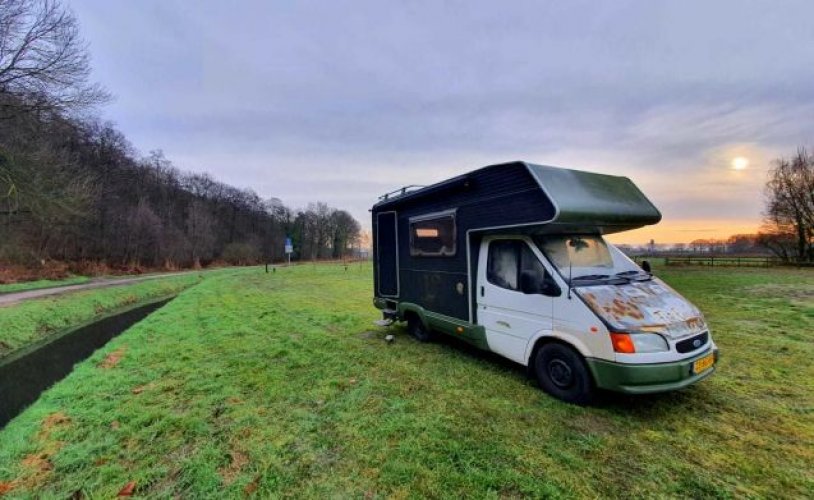 Ford 5 pers. Rent a Ford camper in Nijmegen? From € 61 pd - Goboony photo: 0