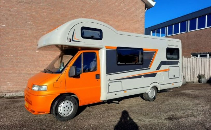 Hymer 6 pers. Rent a Hymer motorhome in Deurne? From € 90 pd - Goboony photo: 0