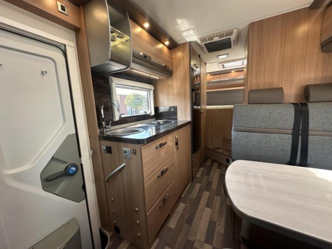 Knaus Sky Traveller 650 DG 6-Persoons Dakairco 150PK  foto: 6