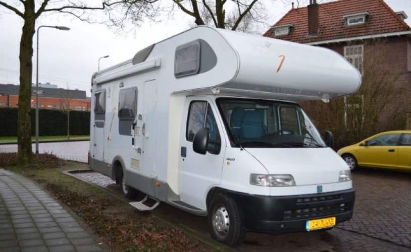 Knaus 6 pers. Rent a Knaus motorhome in Oss? From € 85 pd - Goboony photo: 0