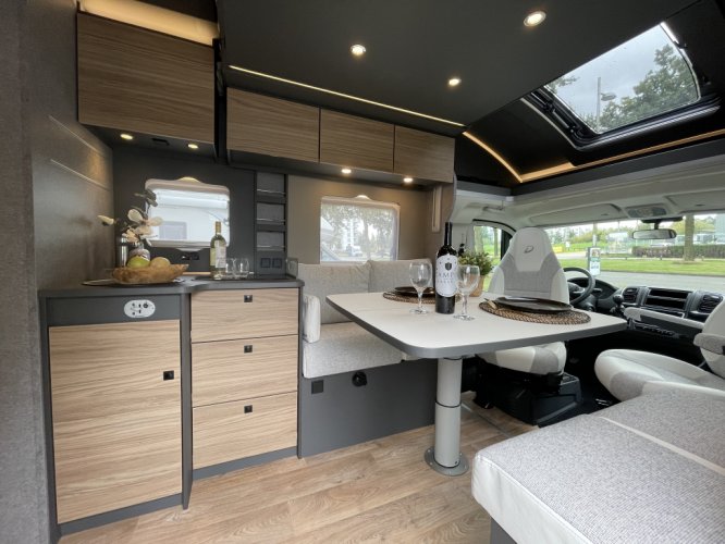 Dethleffs Trend 7057 GT GLOEDNIEUW! QUEENSBED + FACE TO FACE foto: 16