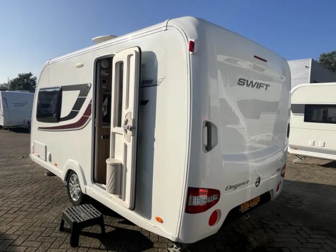 Swift Challenger 480 SE met voortent en mover 