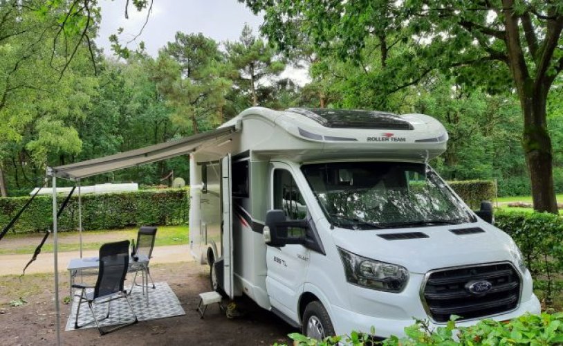 Ford 4 pers. Rent a Ford camper in Naaldwijk? From € 152 pd - Goboony photo: 1