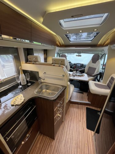 ADRIA Coral Supreme 600 SC QUEENSBED ALKO LUCHTVERING ALDE foto: 10