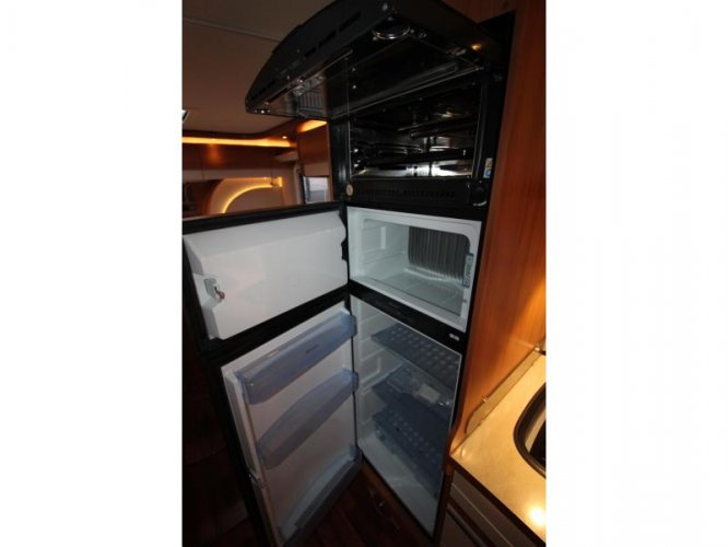 Hymer B674 SL Enkele bedden + Hefbed  foto: 15