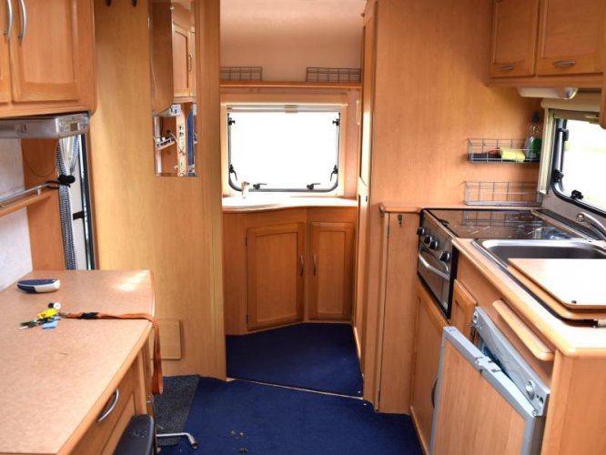 Elddis Force 4502 met mover en airco  foto: 17