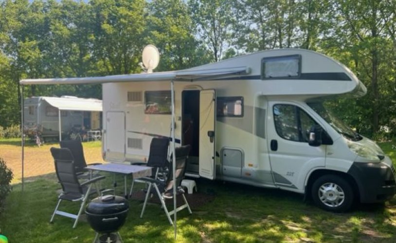 McLouis 6 pers. Rent a McLouis motorhome in Enschede? From € 99 pd - Goboony photo: 0