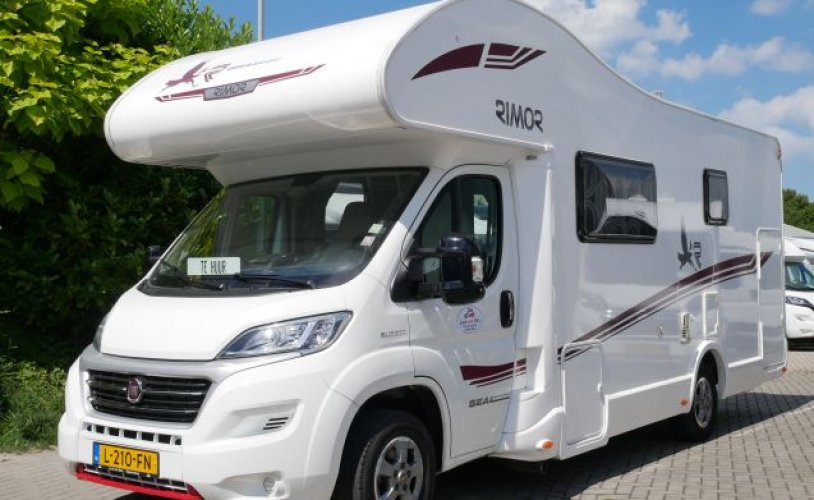 Rimor 6 pers. Rent a Rimor motorhome in Opperdoes? From € 140 pd - Goboony photo: 1