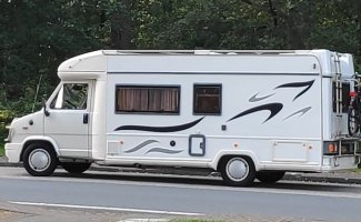 Burstner 4 pers. Louer un camping-car Bürstner à Gemert ? À partir de 70 € par jour - Goboony