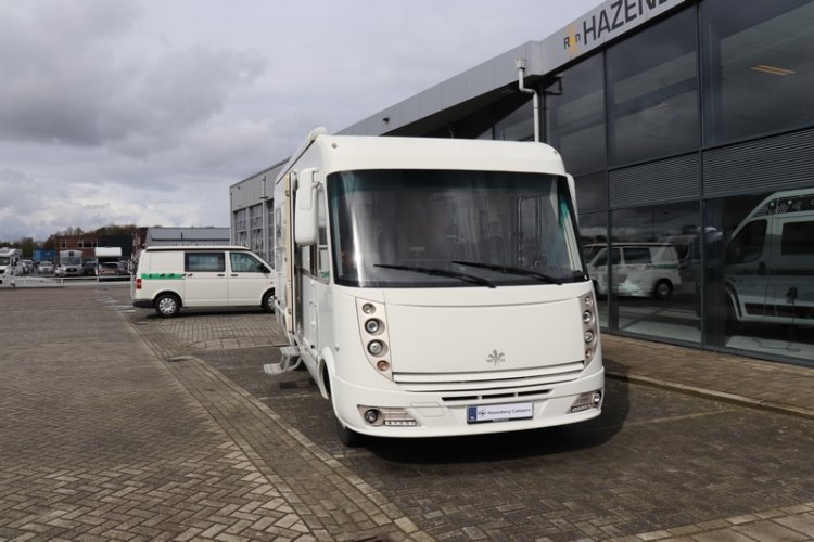 Neat used Niesmann + Bischoff Arto 74 E with powerful 3 liter / 177 hp engine 05-2013 only 77.071 km single beds (97 photo: 1