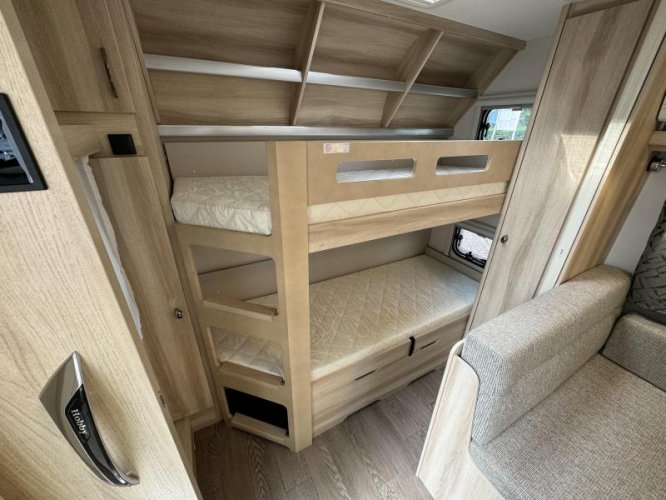 Hobby De Luxe 540 KMFE Gratis Mover! Stapelbed!  foto: 5