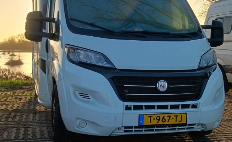 Eura Mobil 3 pers. Want to rent an Eura Mobil camper in Renkum? From €85 per day - Goboony photo: 1