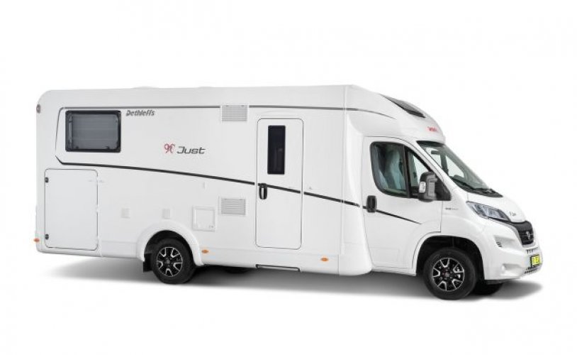 Dethleff's 4 pers. Rent a Dethleffs camper in Joure? From € 142 pd - Goboony photo: 1
