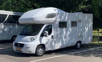 Roller Team 4 pers. Rent a Roller Team camper in Castricum? From €99 pd - Goboony