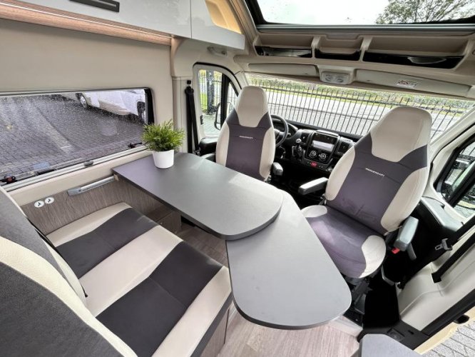 Chausson V697 enkele-bedden/2020/Euro-6  foto: 9