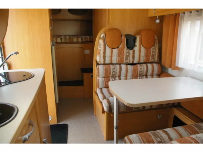 Chausson Flash 10 Dwarsbed, XXL Garage.  foto: 10