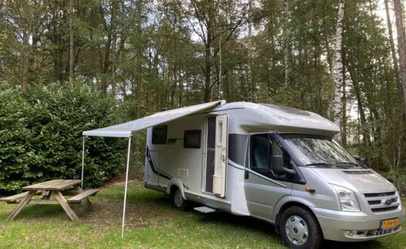 Ford 3 Pers. Einen Ford-Camper in Lierop mieten? Ab 97 € pro Tag – Goboony-Foto: 0
