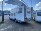 Knaus Traveller 710 G 6 pers hefbed garage  foto: 2