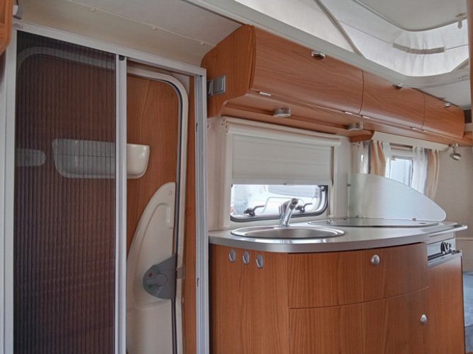 Eriba GT 430 TRITON dinette foto: 12