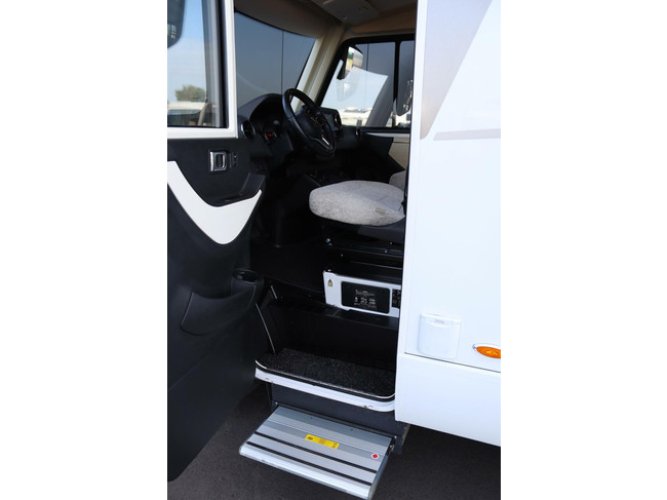 Hymer BMC-I 580 Automaat | Hefbed | Omvormer | Dakairco | Zonnepaneel | SLC AL-KO Chassis |