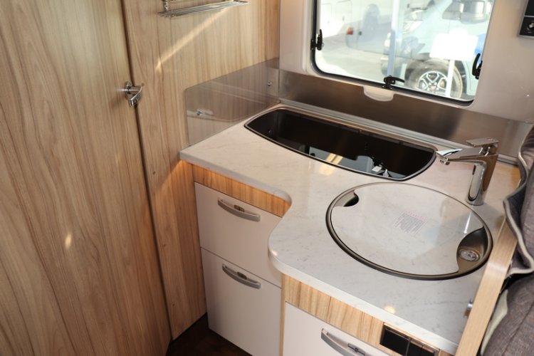 Hymer T 678 CL 60 jaren editie maxi chassis AUTOMAAT 150 pk enkele bedden + hefbed (56  foto: 43