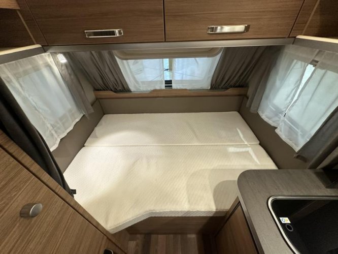 Weinsberg CaraOne 390 QD dwarsbed / voortent  foto: 14