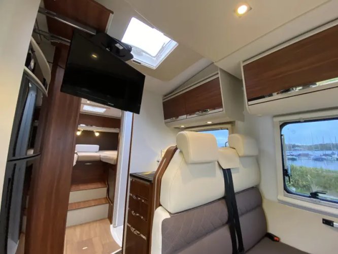 Adria Matrix Axess M 670SL Lengtebedden Hefbed  foto: 23