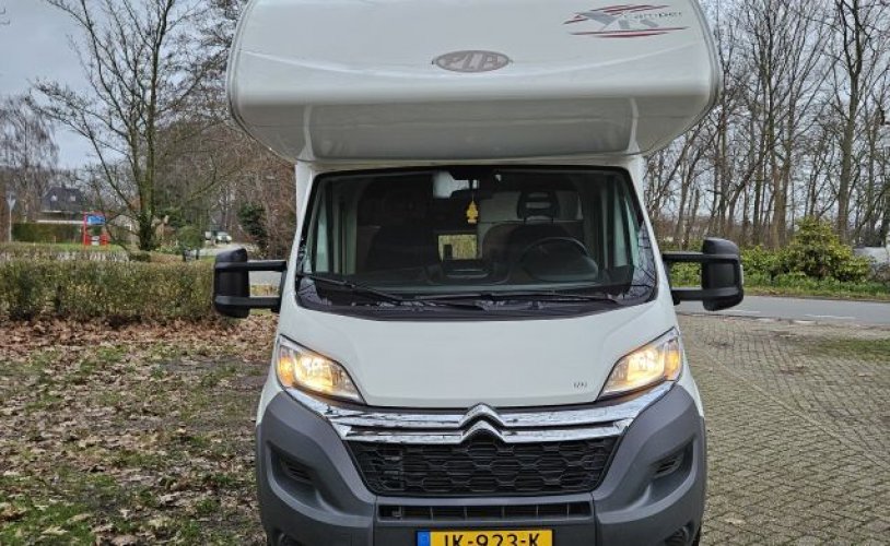 Citroën 7 pers. Louer un camping-car Citroën à Teteringen ? A partir de 92 € par jour - Goboony photo : 1