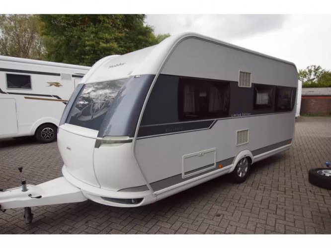 Hobby Excellent 460 UFE voortent, fransbed 