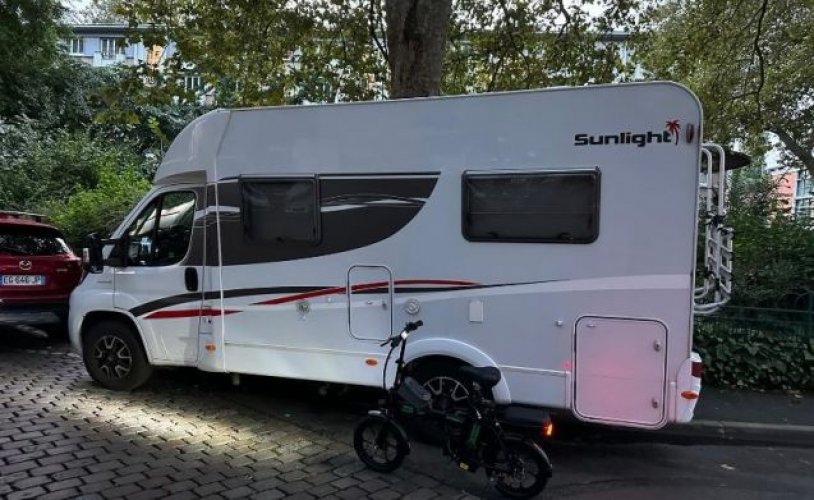 Soleil 3 pers. Vous souhaitez louer un camping-car Sunlight à Rotterdam ? À partir de 85 € par jour - Goboony photo : 1