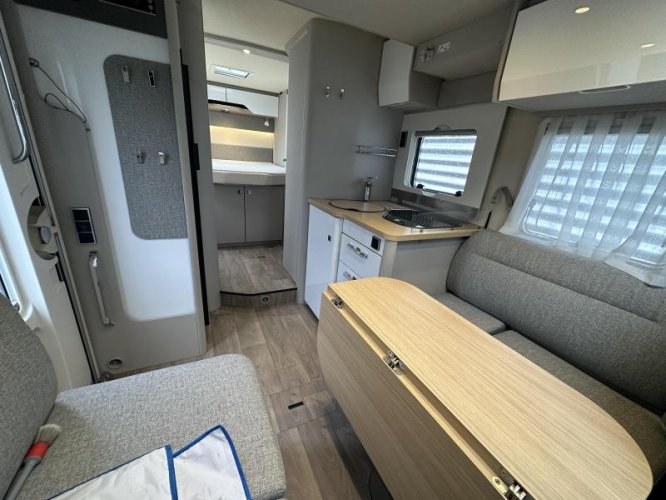 Hymer T695 S Mercedes Queensbed 1  foto: 5