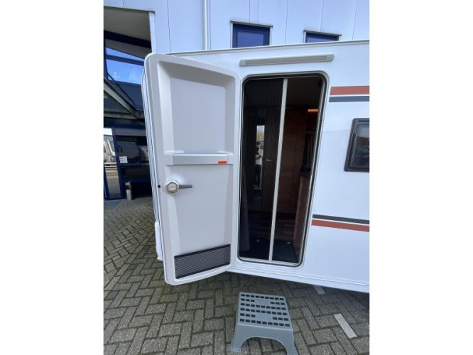 Weinsberg CaraOne Hot Edition 480 QDK STAPELBED-ACTIE MODEL 