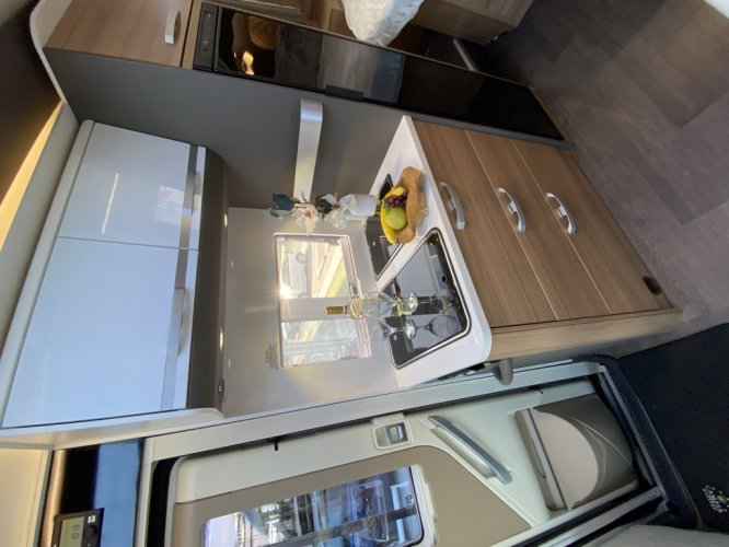 Adria CORAL 600 SC QUEENSBED XXL-SKYROOF CAMERA SCHOTEL 2018 foto: 6