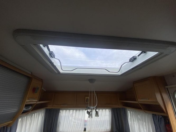 Knaus Azur 490 UFE Rondzit Frans bed en Tent  foto: 5