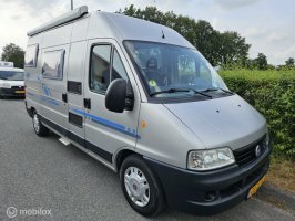 Adria Twin buscamper 2.3Jtd ☆Airco, Trekhaak, Vastbed☆