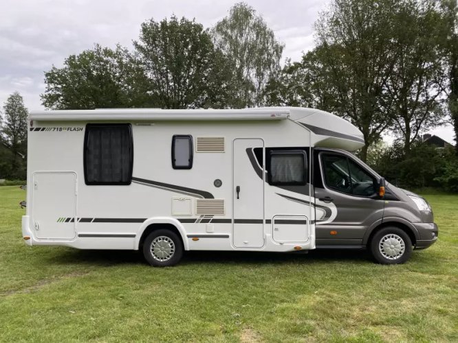 Chausson Flash 718 EB 2015 Queensbed Hefbed 