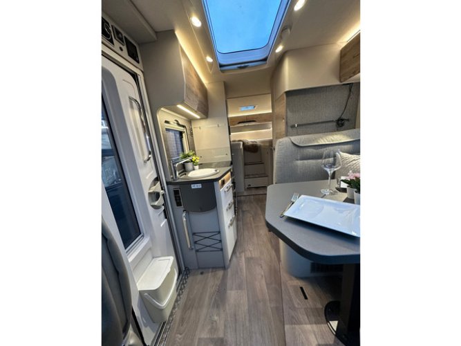 Hymer Exsis T 580 Automaat 9G! Vol opties! 180pk! Oven! foto: 14